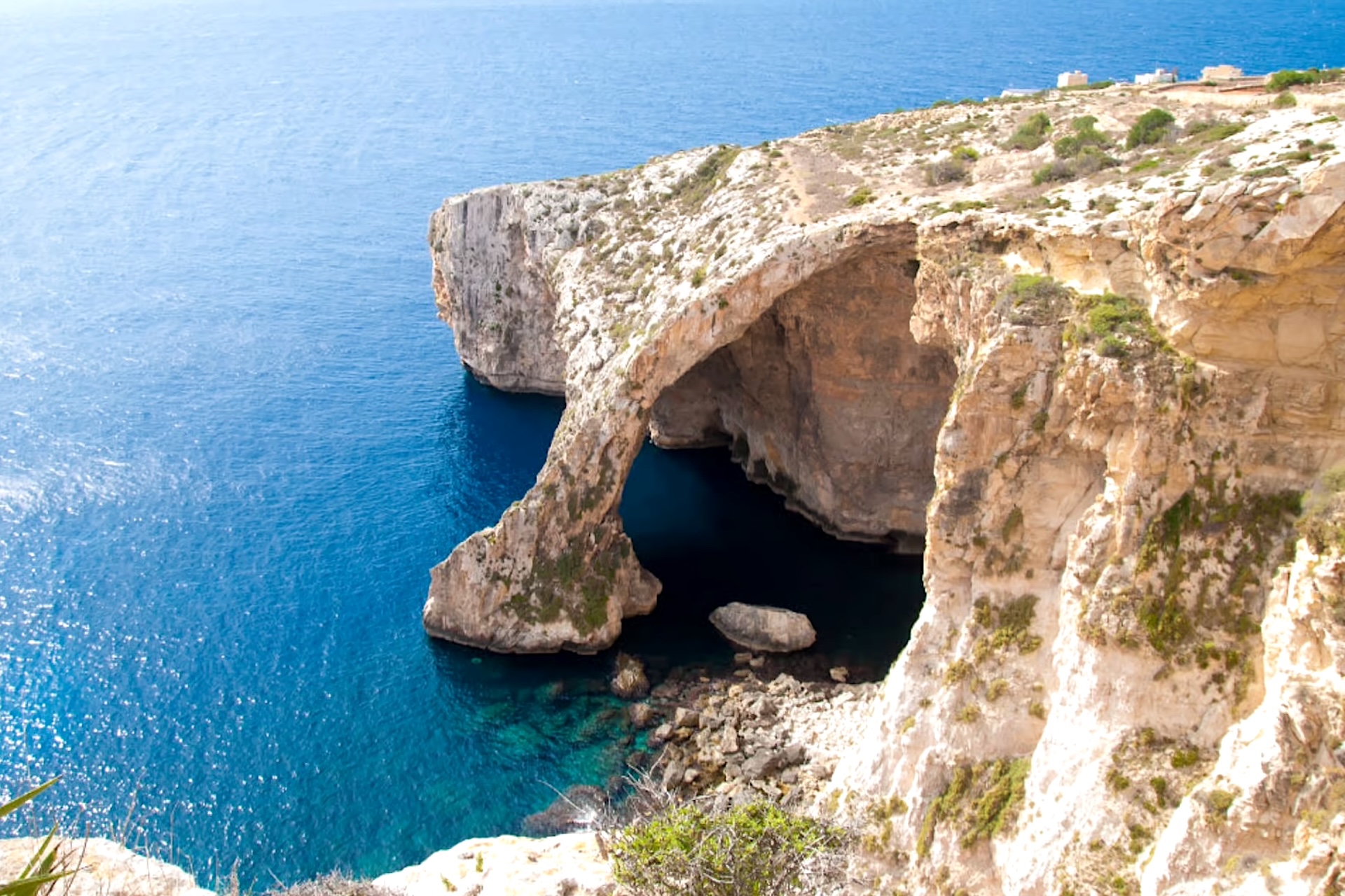 Blue Grotto vista das falésias