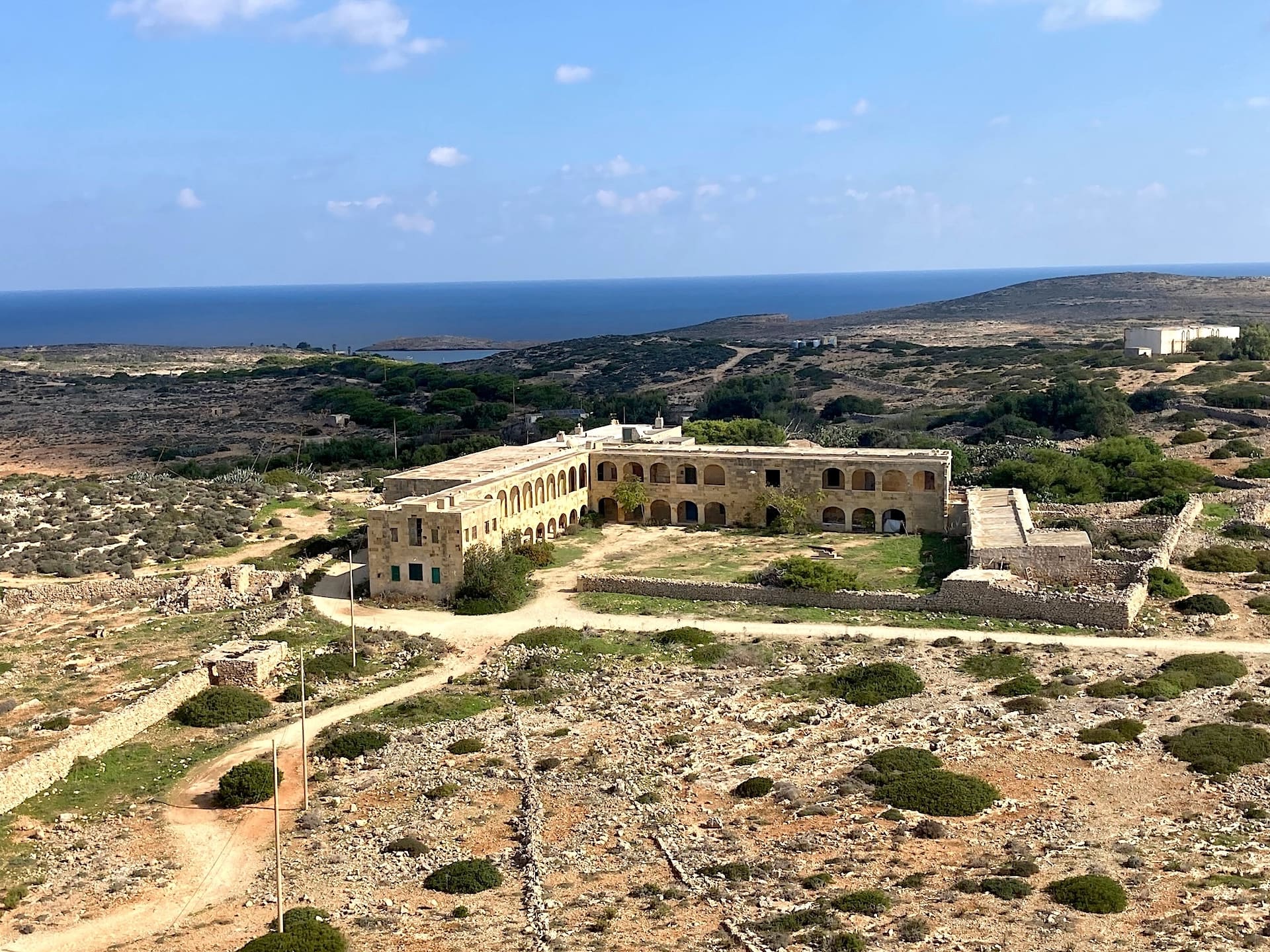 Isolation Hospital antiguo hospital de aislamiento abandonado en Comino