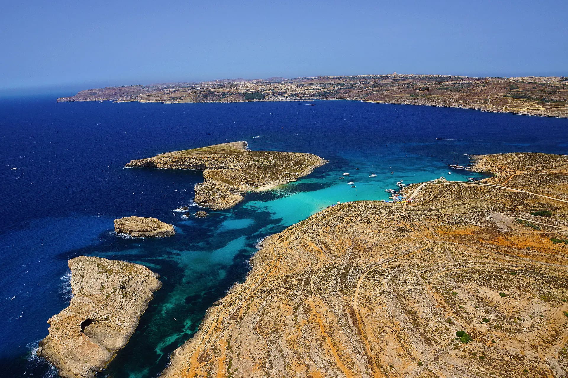 Isla de Comino y Blue Lagoon el Blue Lagoon visto desde la isla de Comino