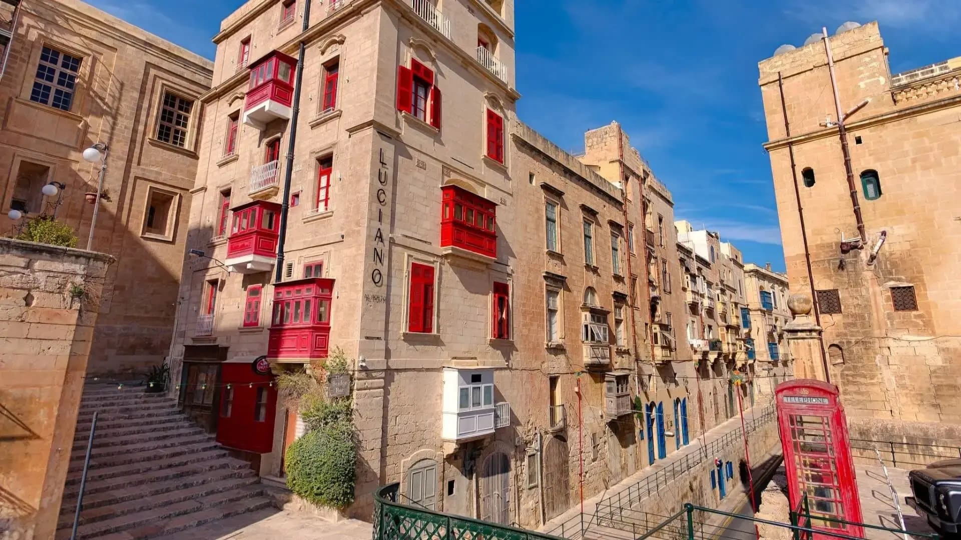 I balconi di La Valletta Facciate e gallariji colorate tipiche di La Valletta