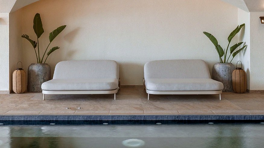 Piscina interna riscaldata sotto le volte della spa V SPA del Verdala Wellness Hotel AX Privilege