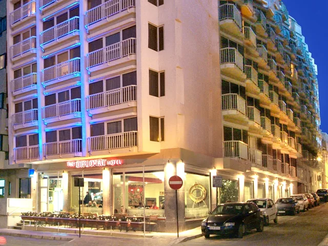 Façade du Diplomat Hotel à Sliema