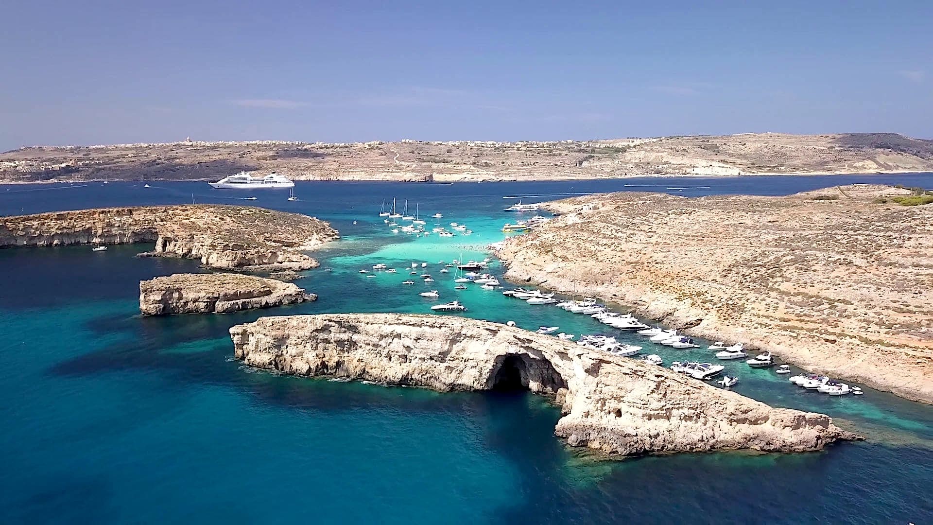 Blue Lagoon на Мальте с высоты птичьего полёта