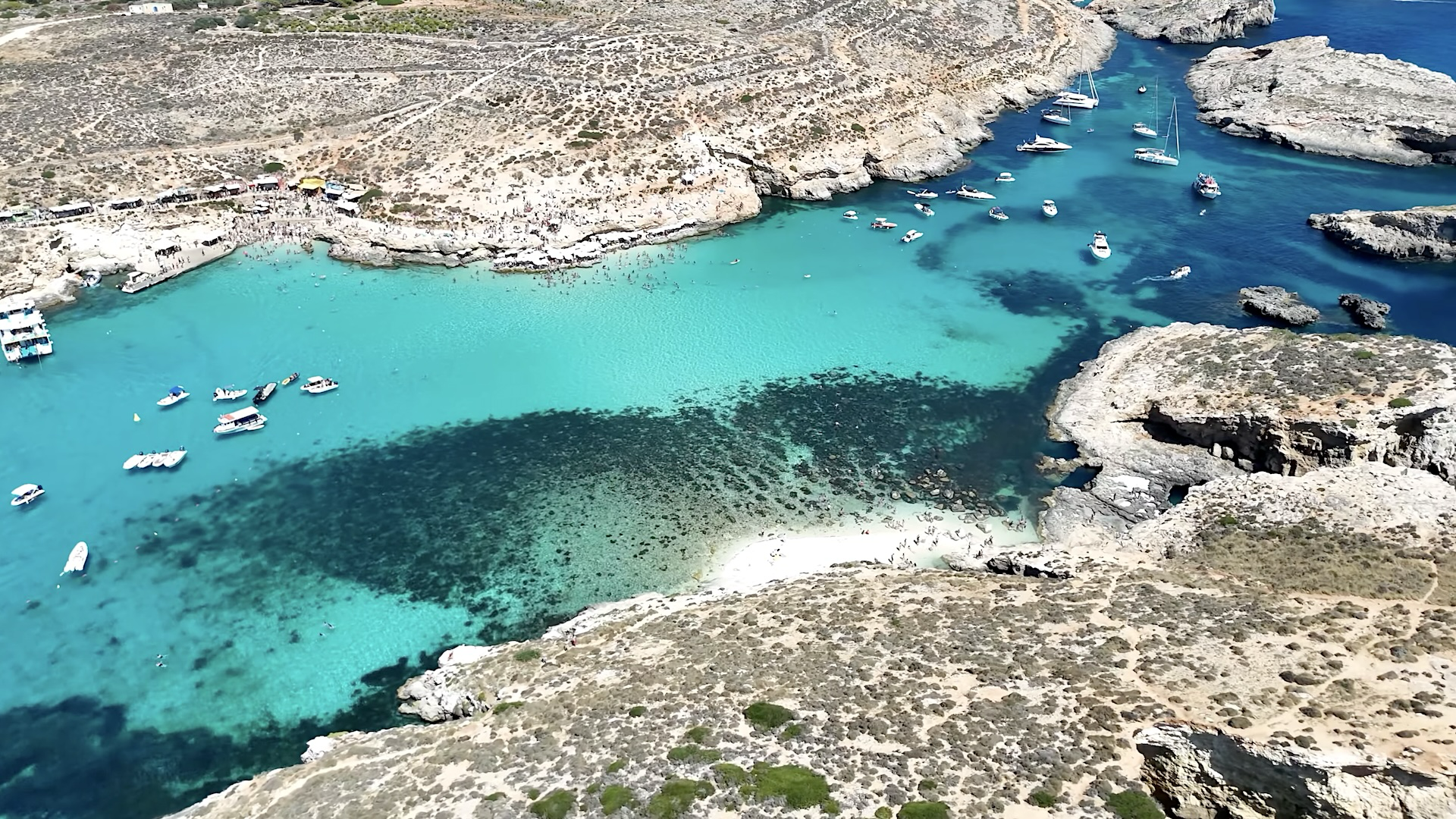 Blue Lagoon на Мальте с высоты птичьего полёта