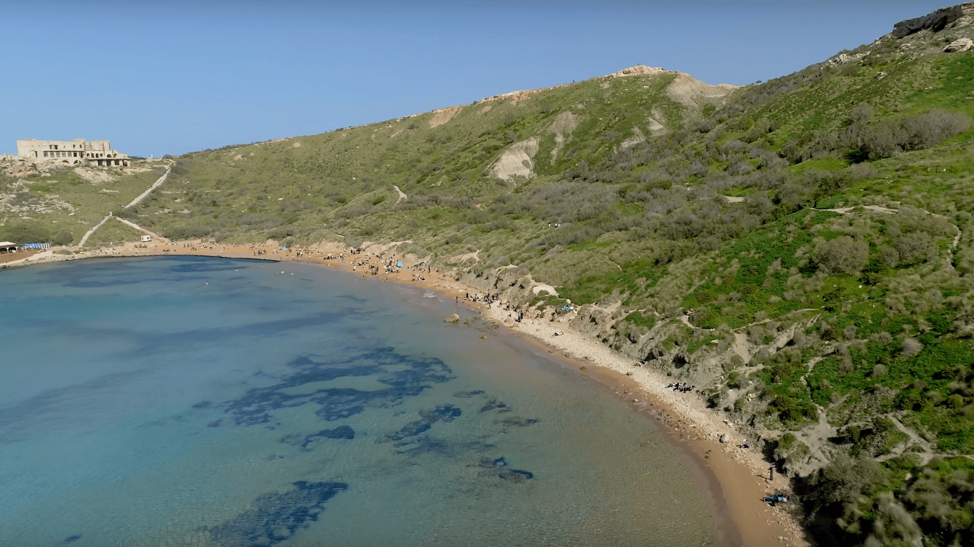 Plage de Malte : Riviera Beach Plage de Malte Riviera Beach (Għajn Tuffieħa Bay) vue du ciel
