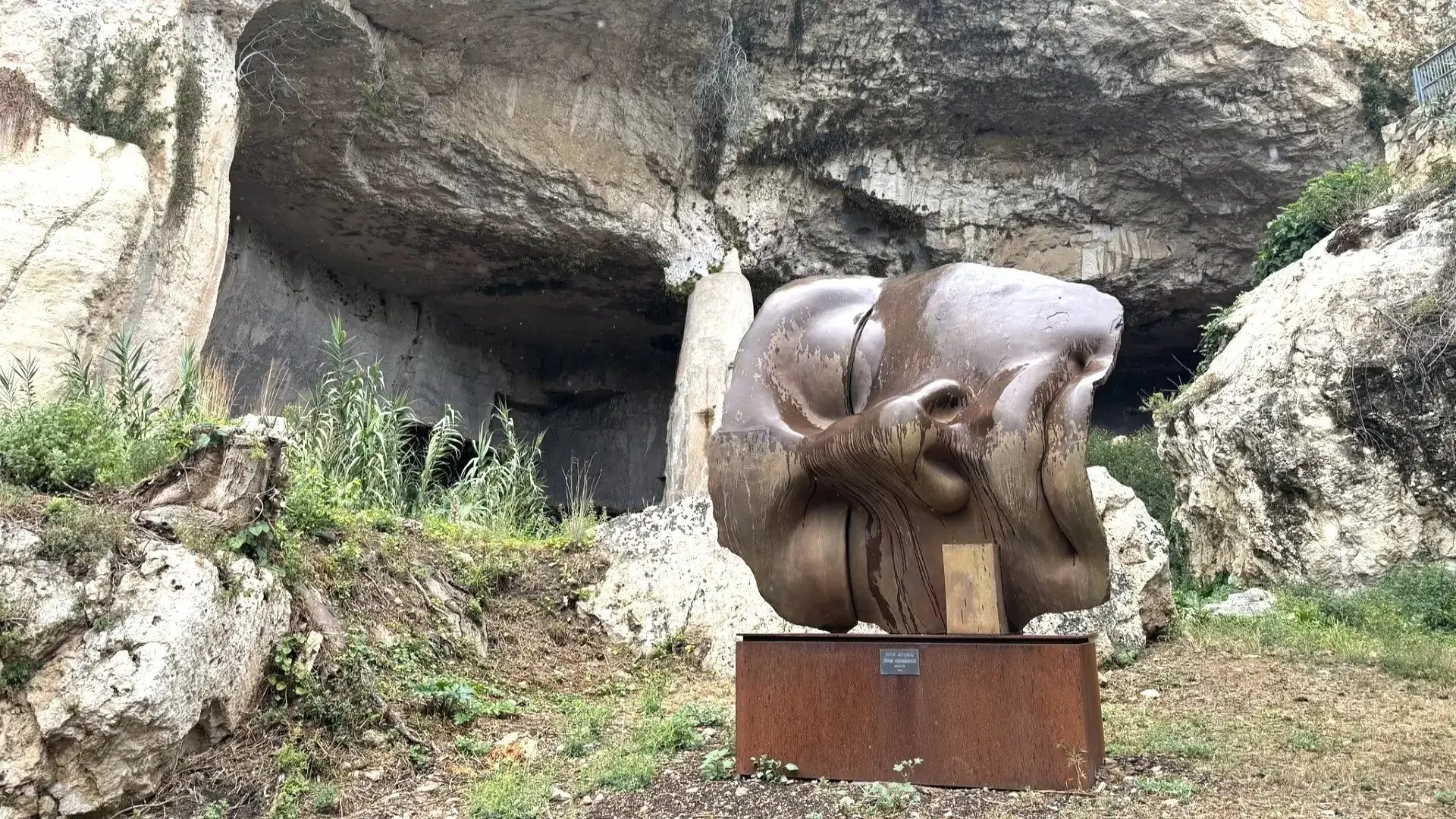 Syracuse, Sicile Sculpture monumentale dans une carrière antique de Syracuse