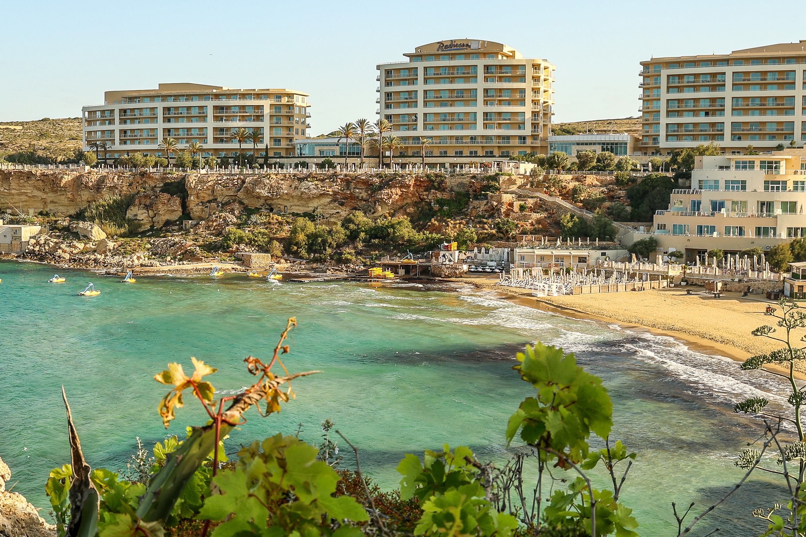 Golden Bay à Malte sous le soleil