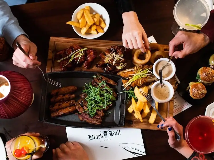 Pasto a La Valletta Piatto da condividere del Black Bull a La Valletta