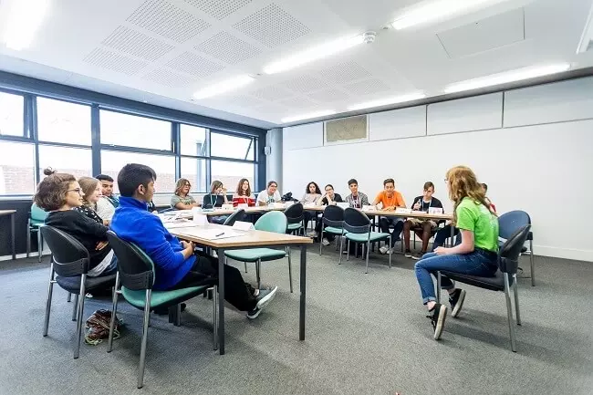 Classe di inglese per adolescenti EC Malta