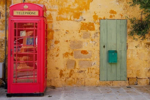 Cabina telefónica inglesa em Malta