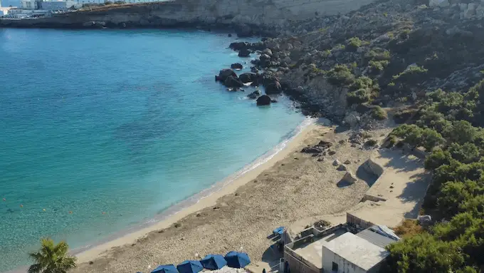 Spiaggia di Paradise Bay durante l'inverno