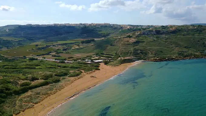 Plage de Ramla Bay Gozo vue d'ensemble