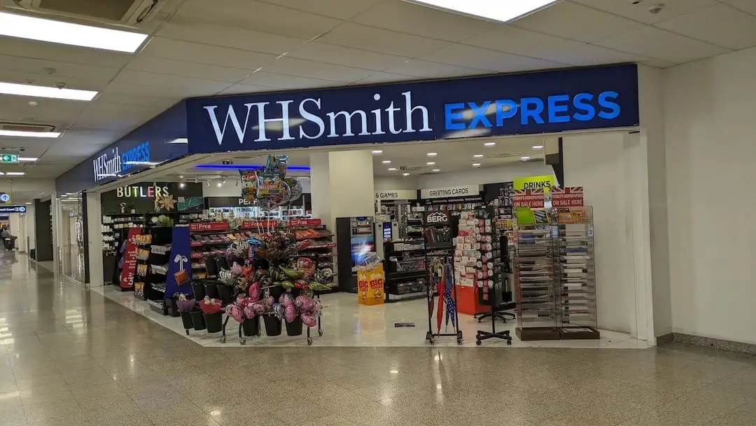 Loja WHSmith no aeroporto de Malta