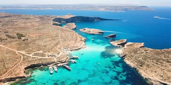 A ilha de Comino Malta