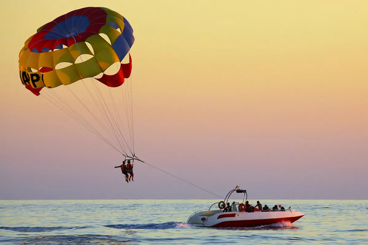 parasailing in tandem Malta