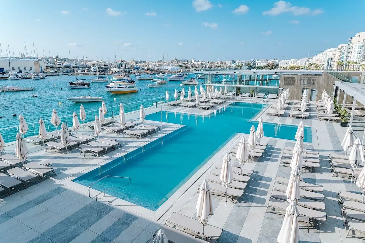 Aqualuna Lido pool at the Azur Hotel