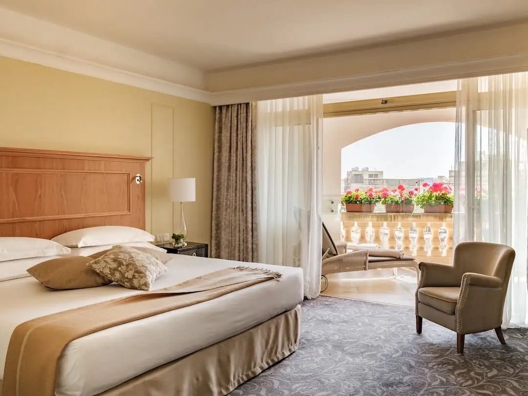 Luxury room: Corinthia Palace Malta