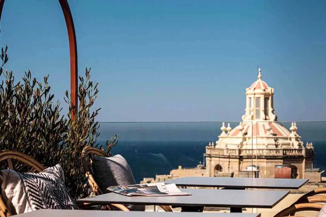 Vista sulla cupola della cattedrale di La Valletta dalla terrazza