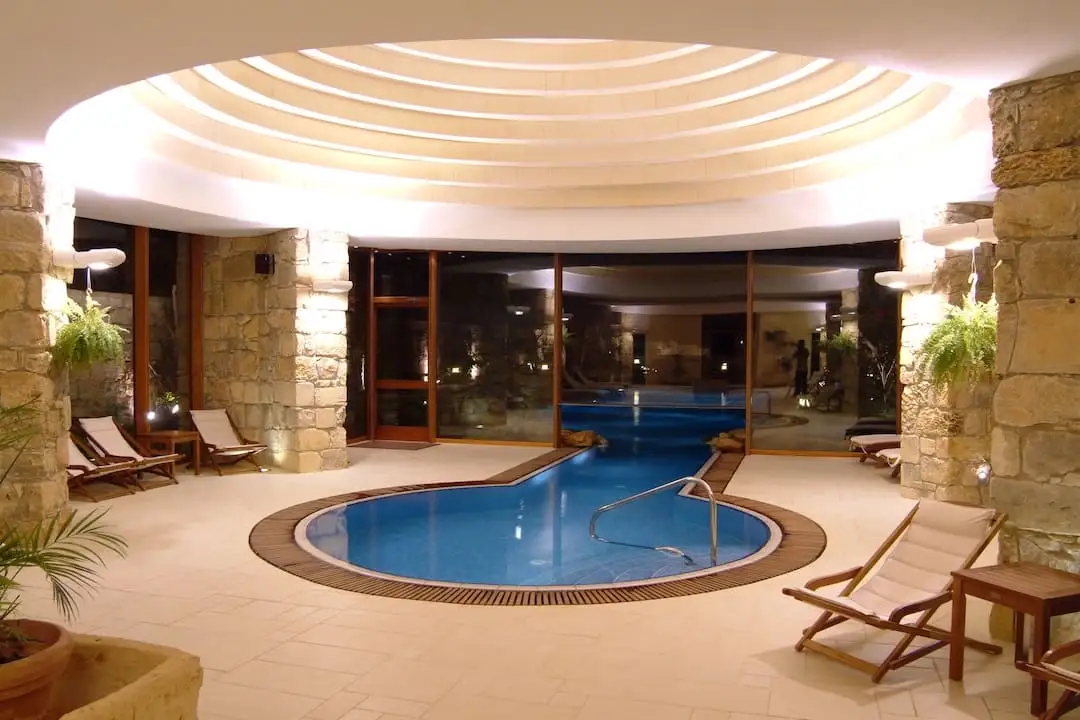 Indoor pool with dome at Ta’ Cenc & Spa
