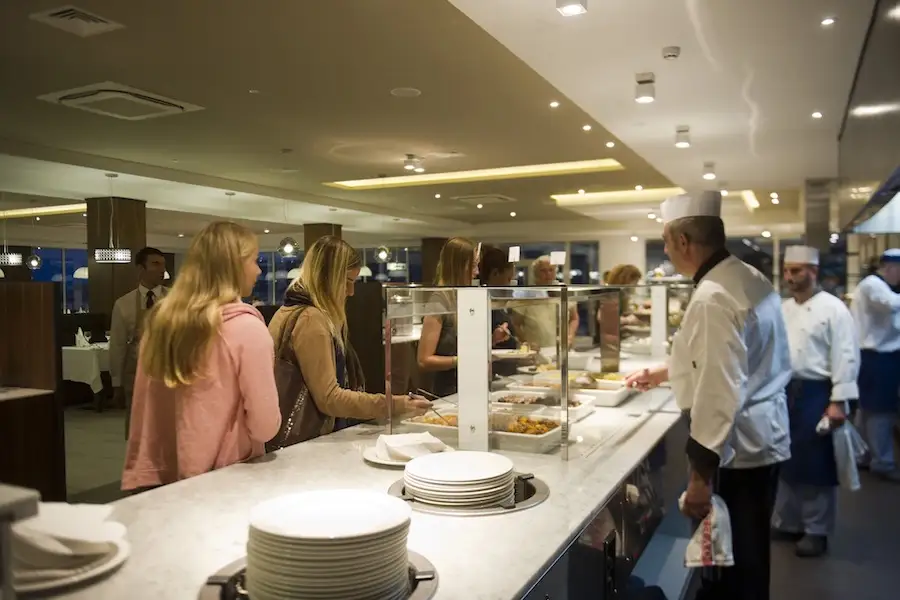Ristorante Salini Resort Studenti al ristorante del Salini