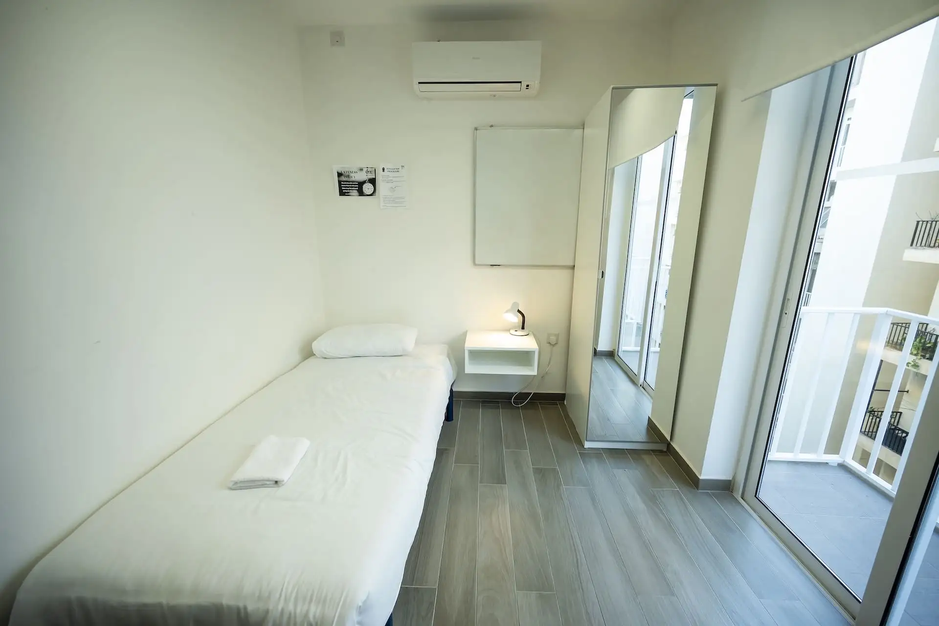 Modern single room of the Onsite residence
