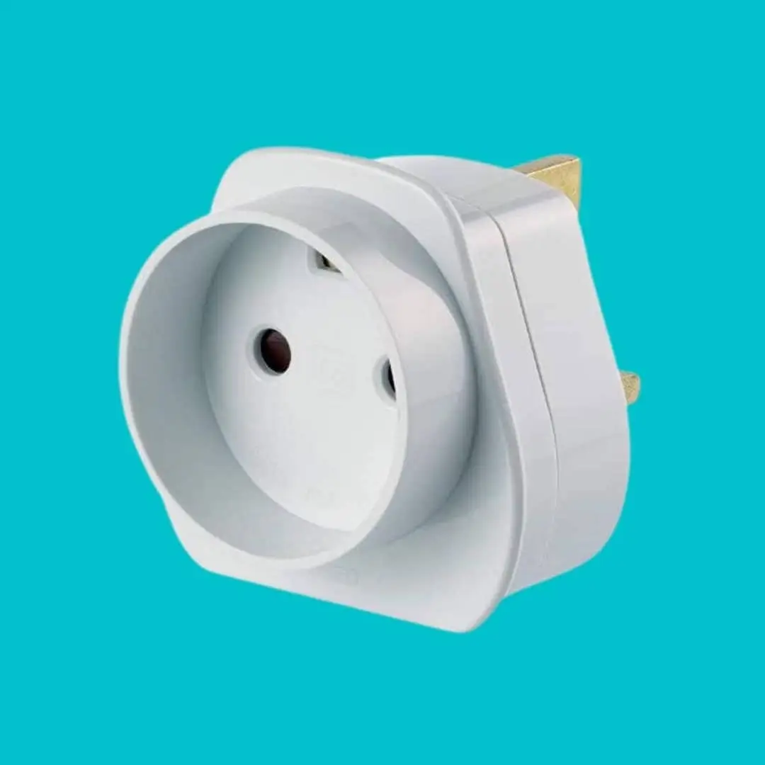 Adaptateur électrique pour Malte