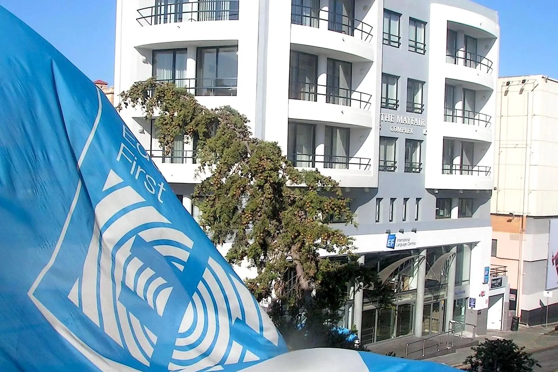 Fachada exterior de la escuela de inglés EF Malta