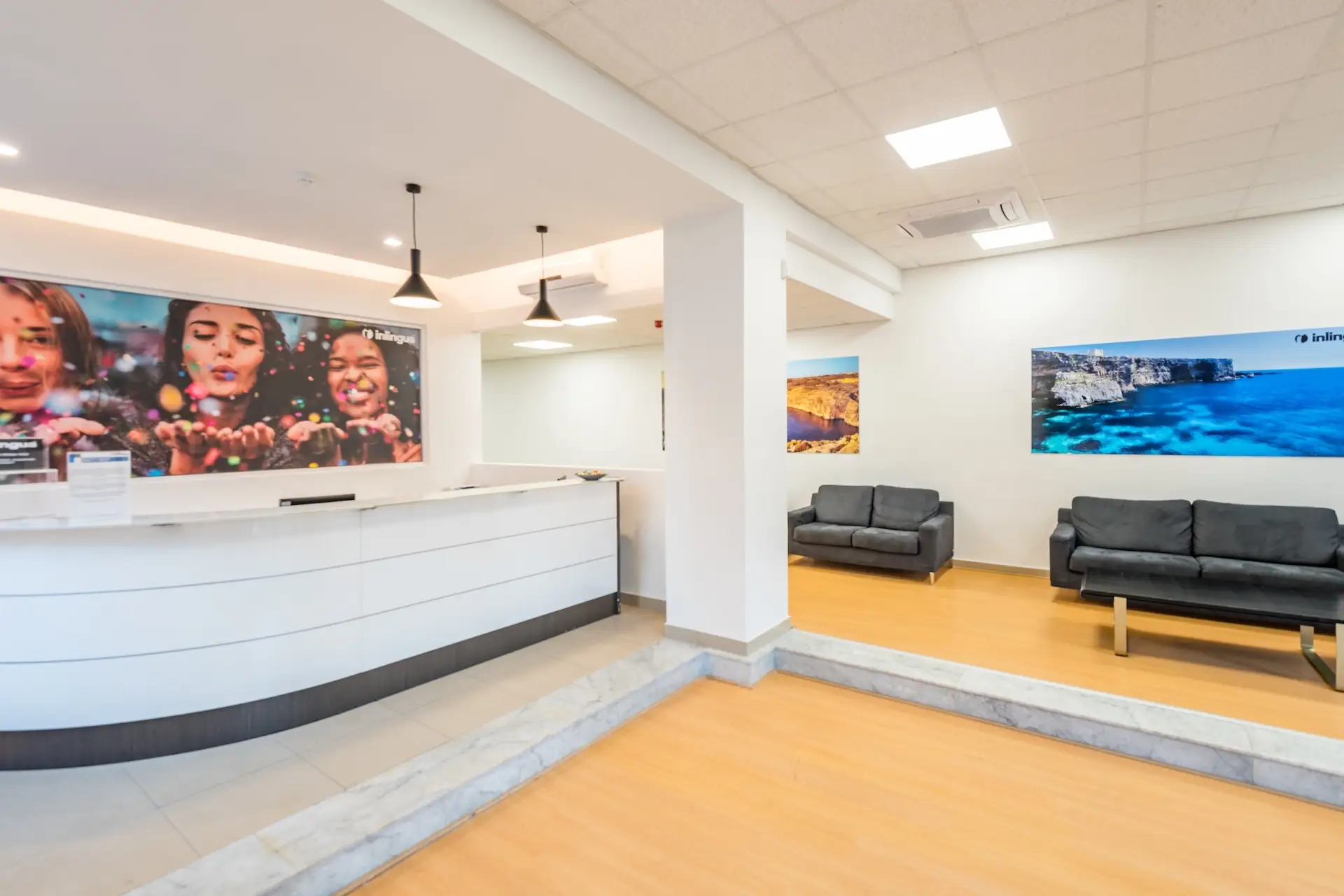 Recepción de la escuela de inglés Inlingua Malta