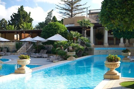 Piscina dell'hotel a 5 stelle Malta, il Corinthia Palace