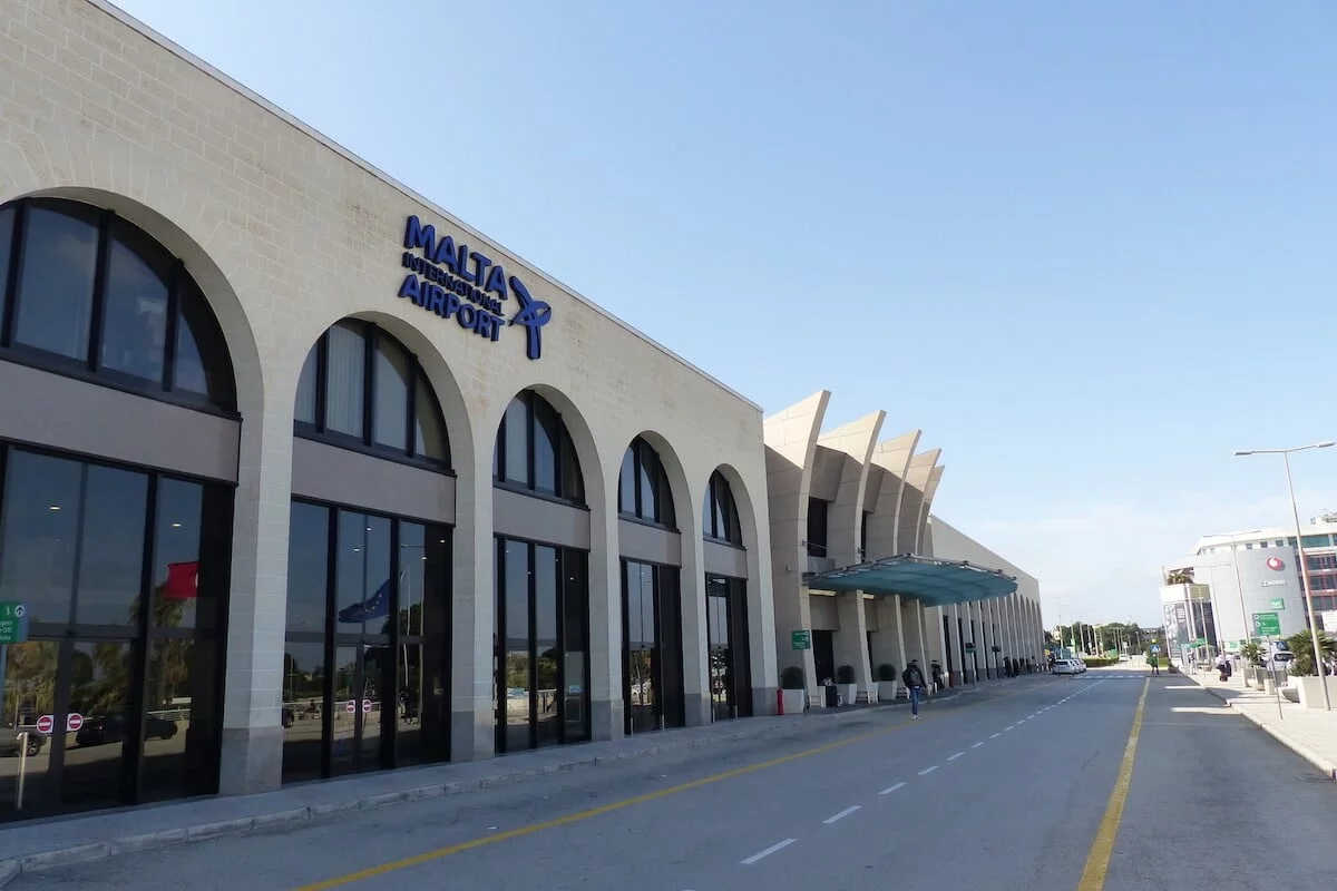 Entrada do Aeroporto de Malta
