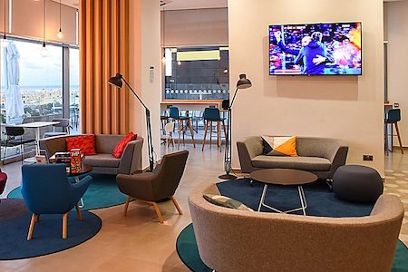 A sala de relaxamento de Holiday Inn Express