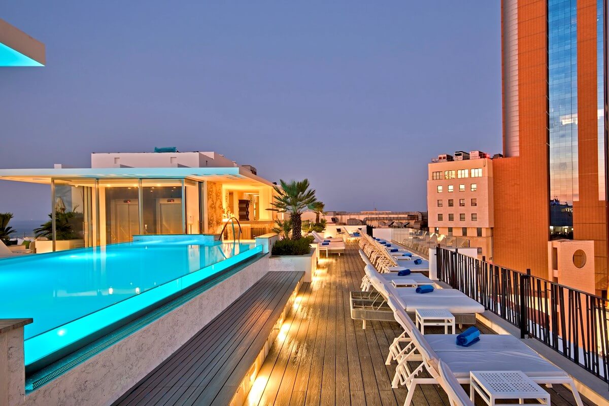 Swimming pool on the rooftop of the Hotel Valentina (3 star hotel in Paceville)