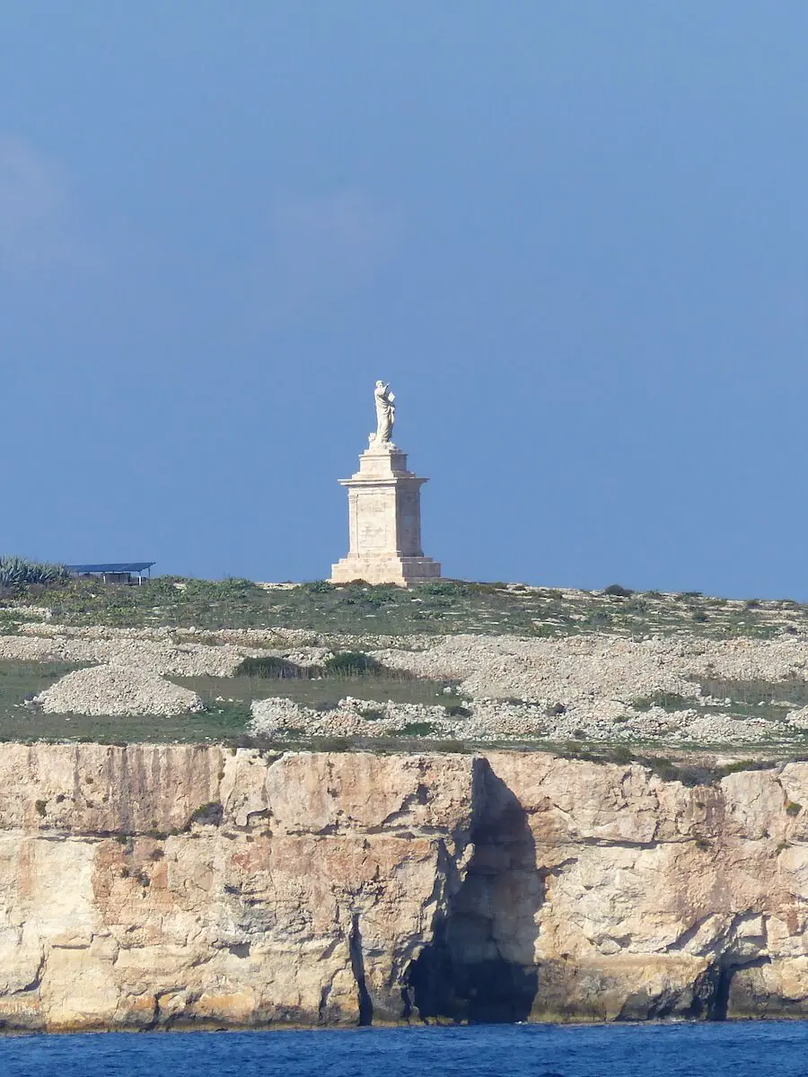 Statue de Saint Paul en face de Saint Paul's Bay