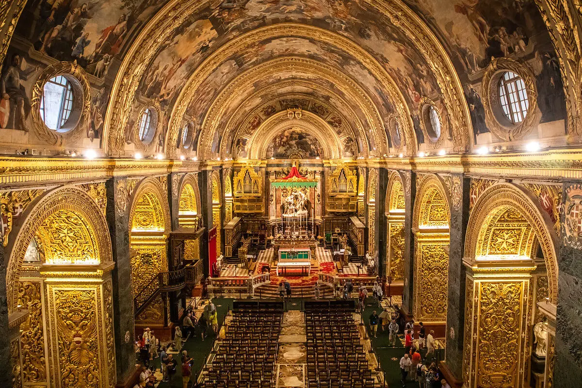 Interior da catedral de São João em Valletta