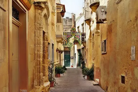 Callejón de la capital de Malta