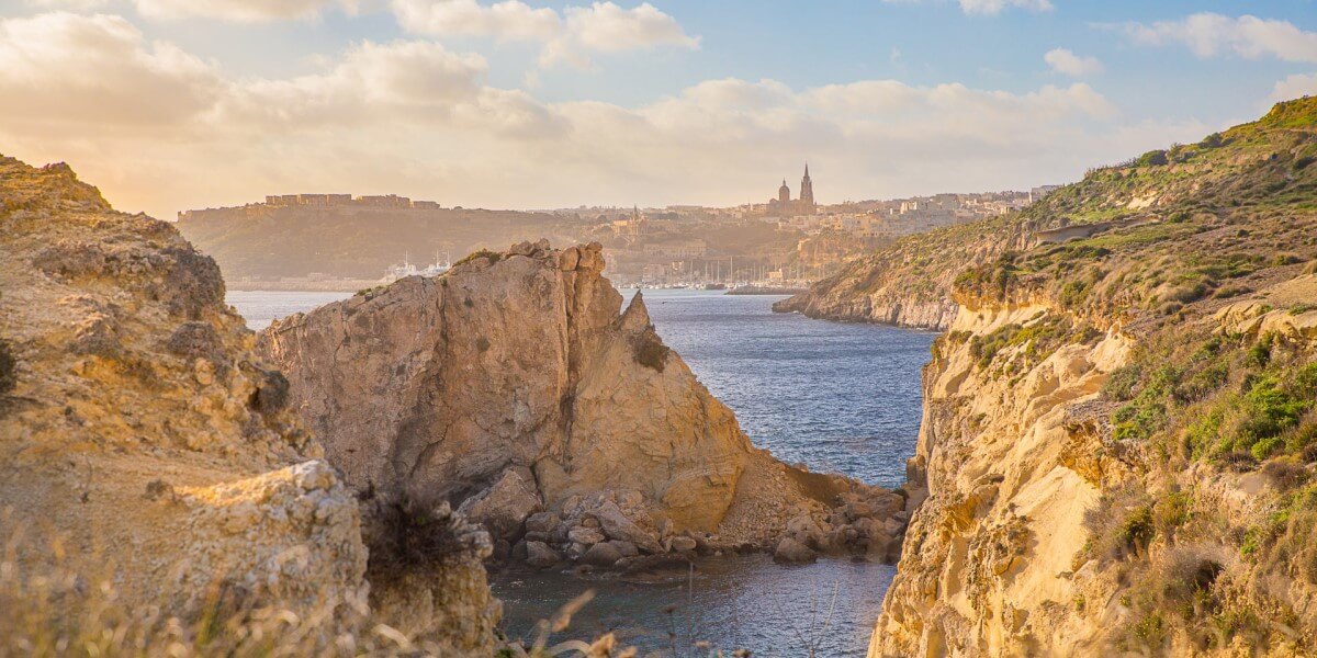 Port de Mgarr depuis les falaises de Gozo Malte