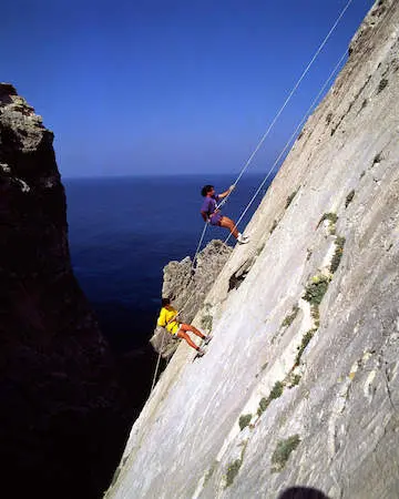 Session d'escalade sur les falaises de Malte