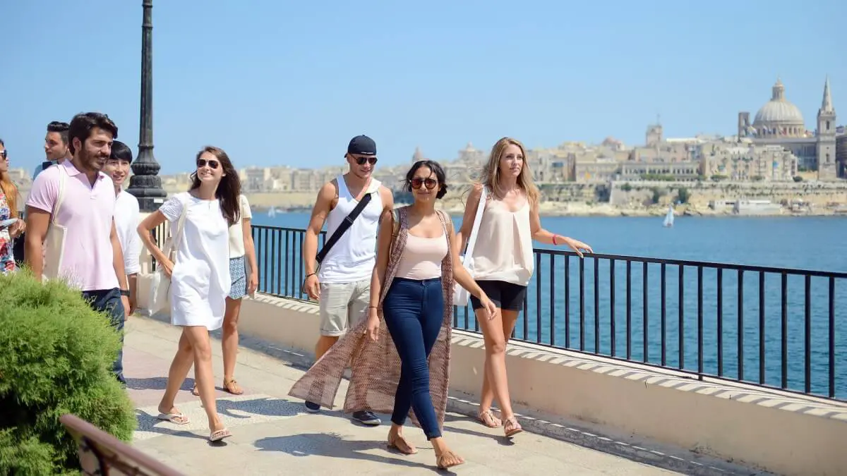 Estudiantes en un curso académico en Malta, La Valeta