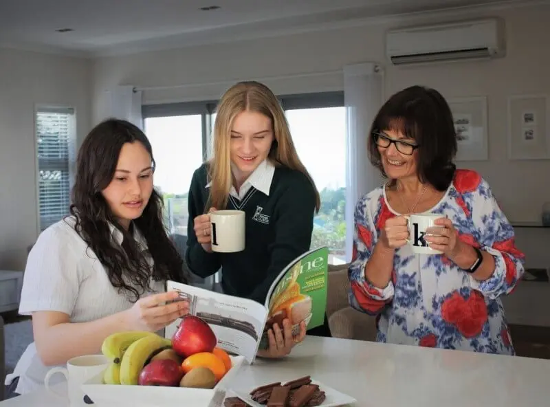 Estudiantes en Malta con una familia de acogida