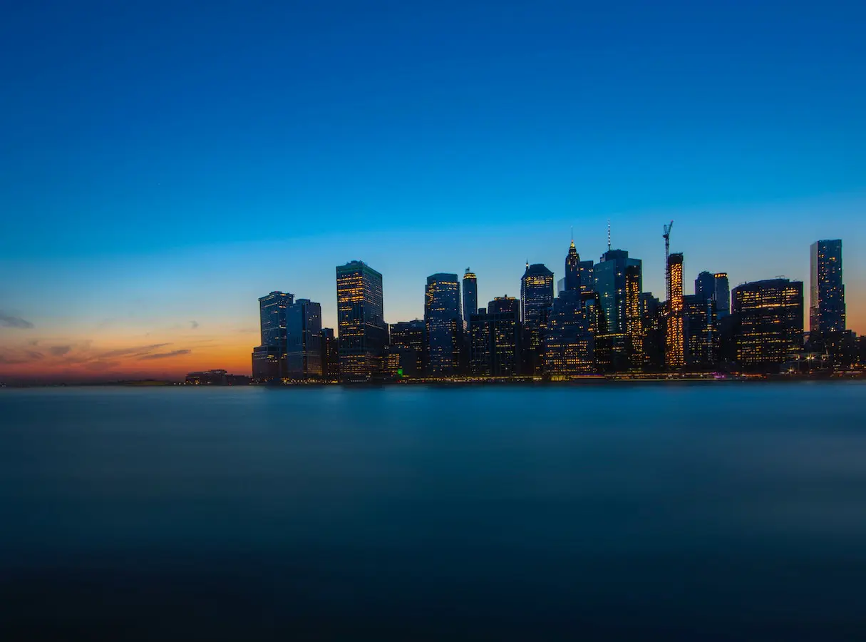 Edifícios de Nova Iorque à noite Estados Unidos