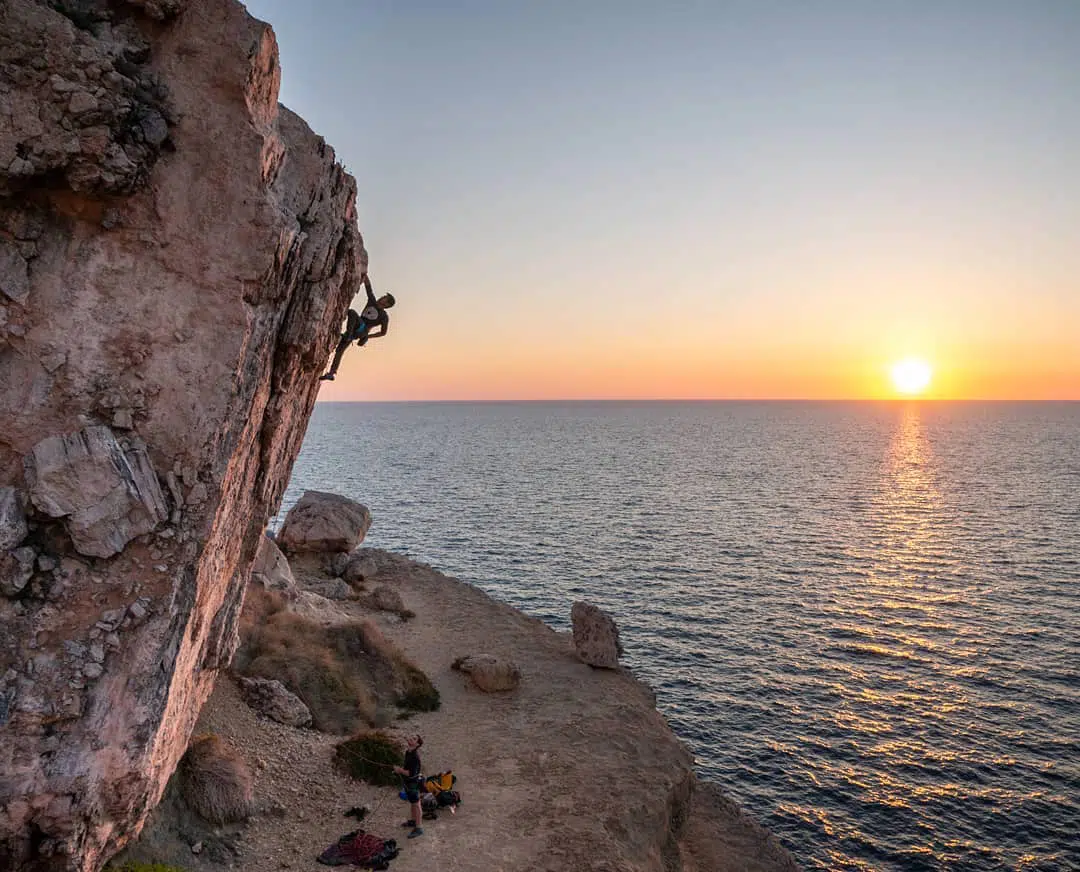 Escalando los acantilados de Malta