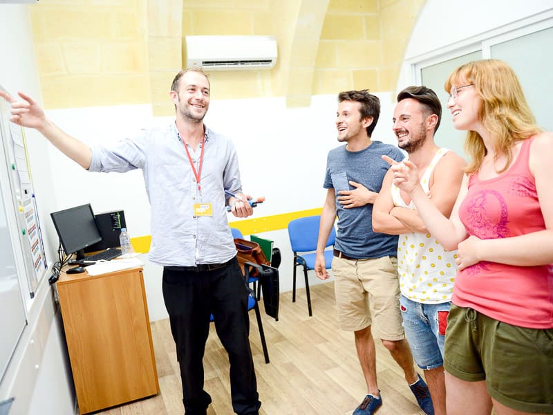 Cours d'anglais en petit groupe à Maltalingua